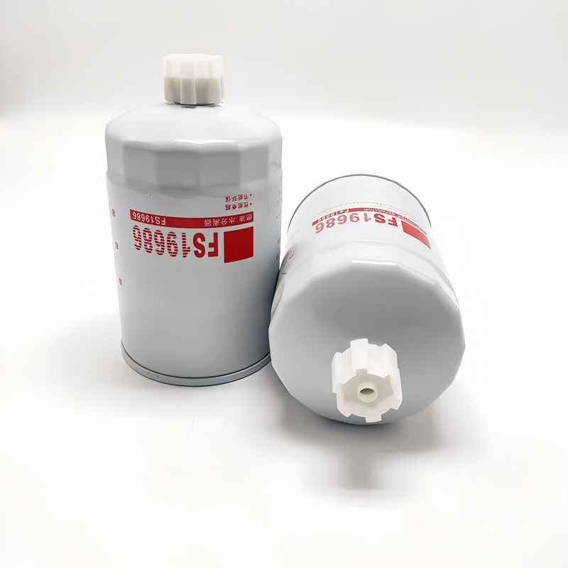 Fleetguard FS19686 Fuel/Water Separator 2