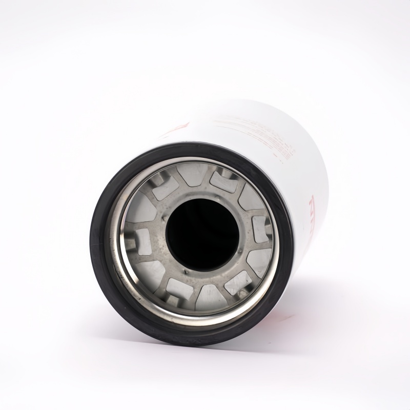 Aftermarket Replacement for heavy-duty trucks powered by Cummins heavy-duty engines Fuel Filter Fleetguard FF5825NN 4